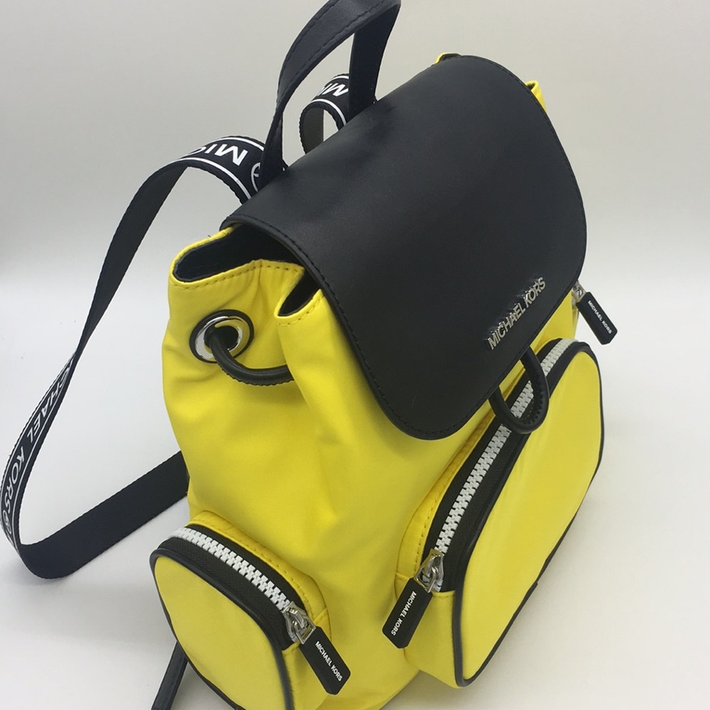 MICHAEL KORS ABBEY MD CARGO BACKPACK BRT YELLOW - Picture 3 of 8